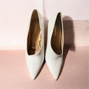 Express Ivory Pointed Toe Pumps Heels Women's Size 6.5 Classic Nude Cream